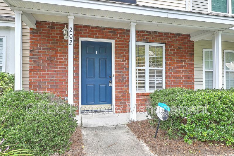 Move in Ready Townhouse in Summer Wood! property image