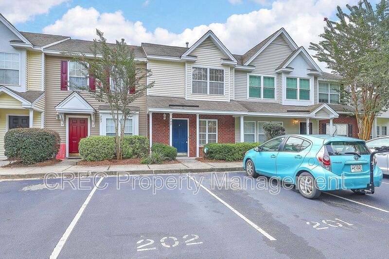Move in Ready Townhouse in Summer Wood! property image