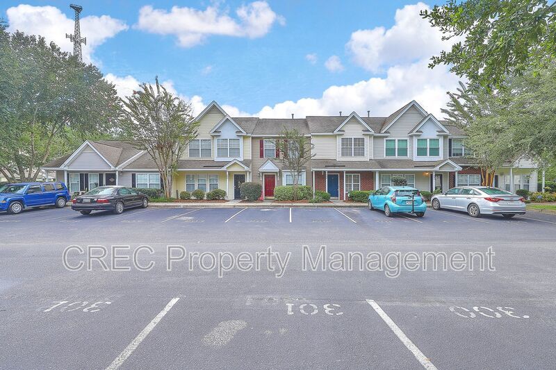 Move in Ready Townhouse in Summer Wood! property image