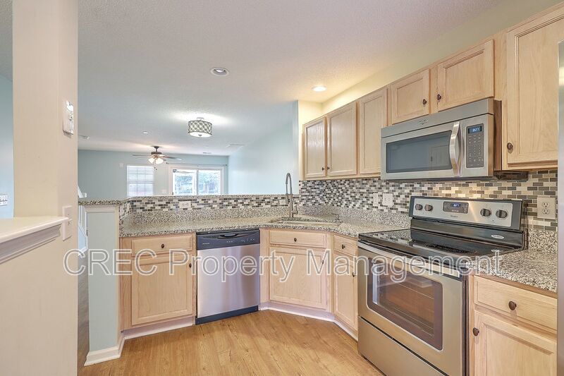 Move in Ready Townhouse in Summer Wood! property image