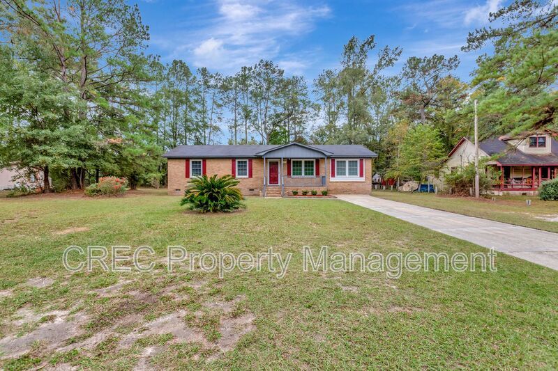 Beautifully Renovated 4-Bedroom Home on Half an Acre in Moncks Corner! property image