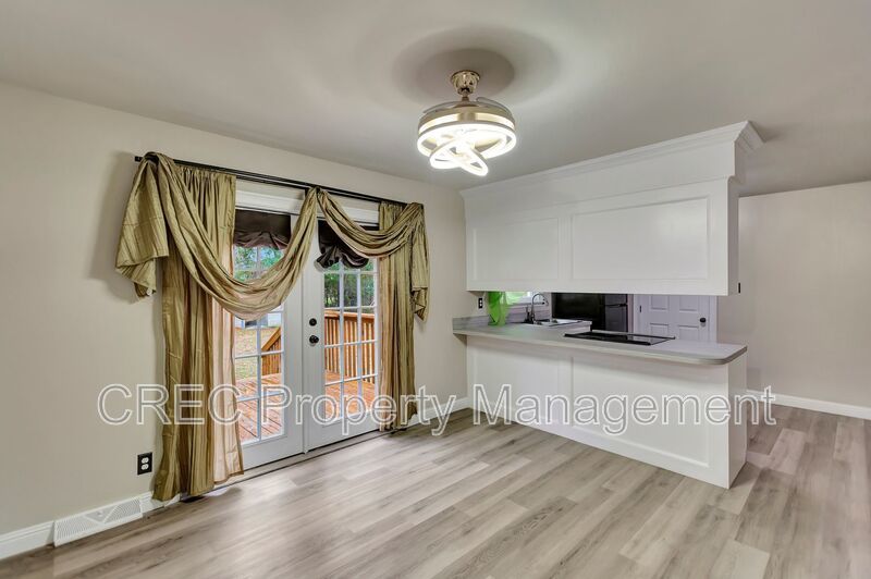 Beautifully Renovated 4-Bedroom Home on Half an Acre in Moncks Corner! property image