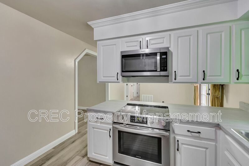 Beautifully Renovated 4-Bedroom Home on Half an Acre in Moncks Corner! property image