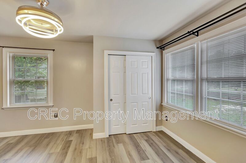 Beautifully Renovated 4-Bedroom Home on Half an Acre in Moncks Corner! property image