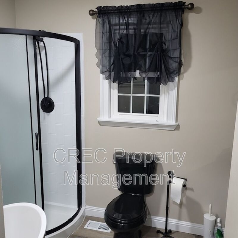 Beautifully Renovated 4-Bedroom Home on Half an Acre in Moncks Corner! property image