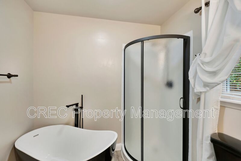 Beautifully Renovated 4-Bedroom Home on Half an Acre in Moncks Corner! property image