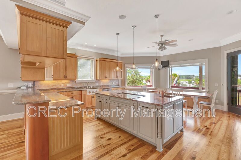 Elevated Elegance with Boat Access — A Property That Shines property image