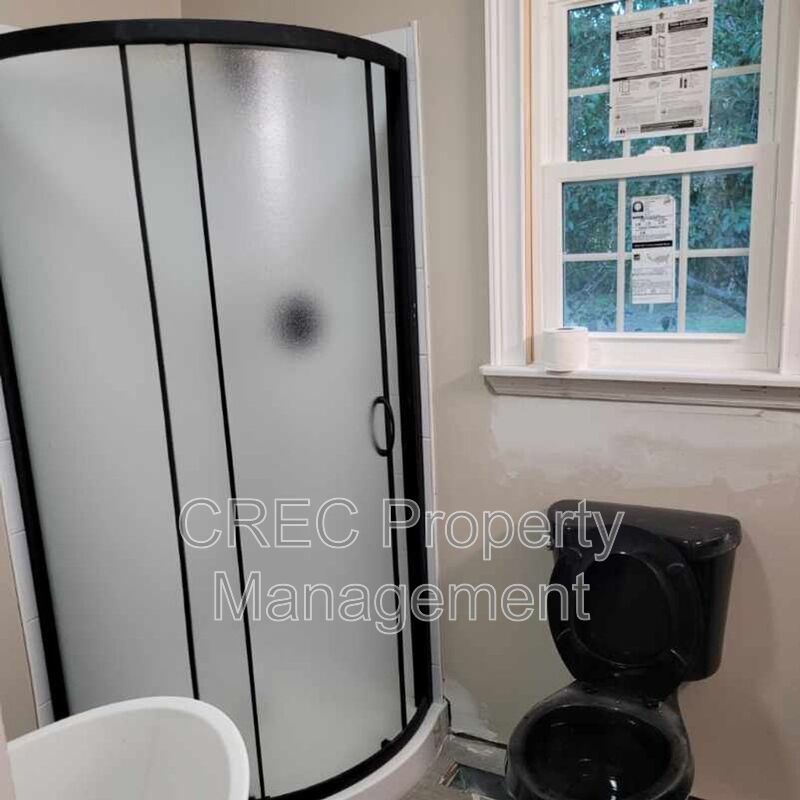 Beautifully Renovated 4-Bedroom Home on Half an Acre in Moncks Corner! property image