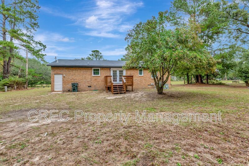 Beautifully Renovated 4-Bedroom Home on Half an Acre in Moncks Corner! property image