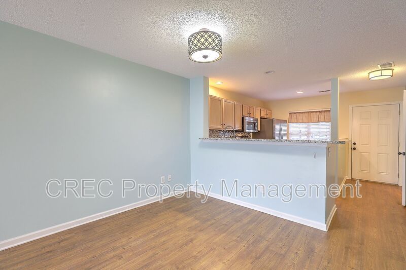 Move in Ready Townhouse in Summer Wood! property image