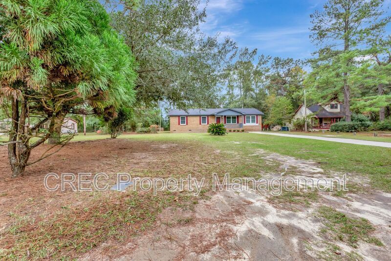 Beautifully Renovated 4-Bedroom Home on Half an Acre in Moncks Corner! property image