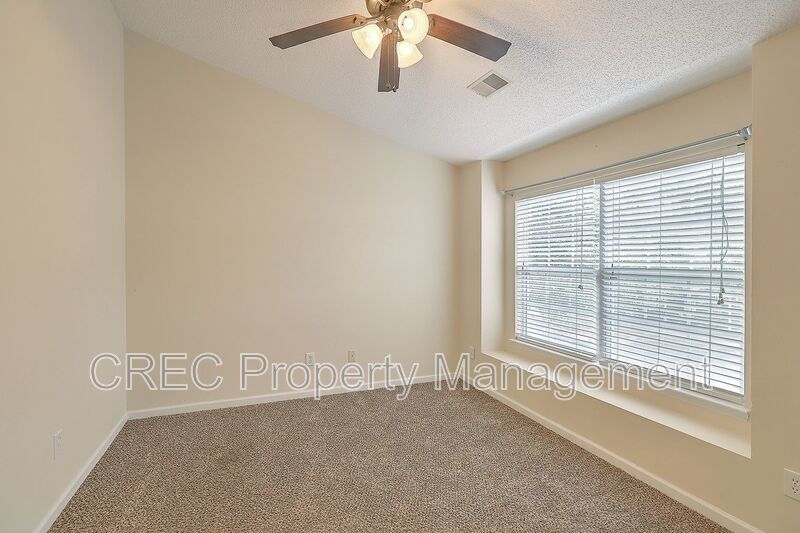 Move in Ready Townhouse in Summer Wood! property image