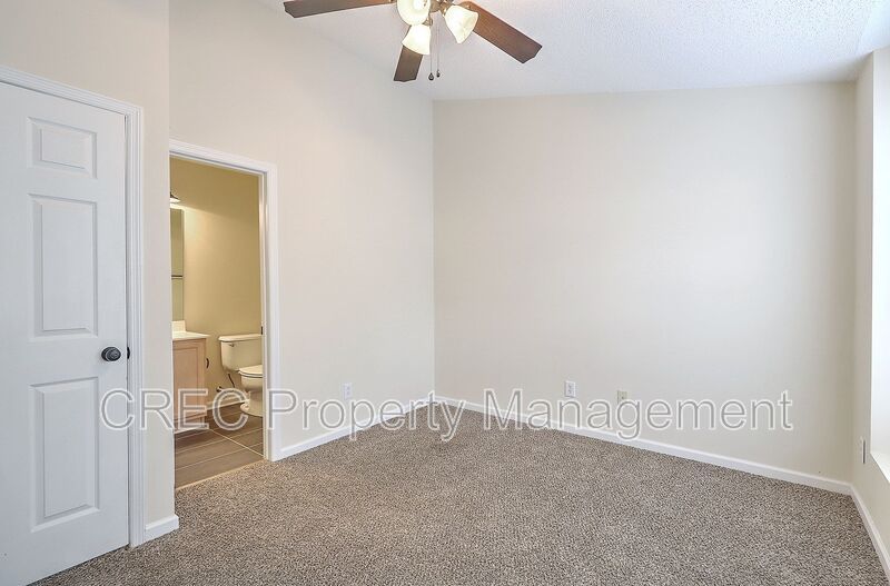 Move in Ready Townhouse in Summer Wood! property image