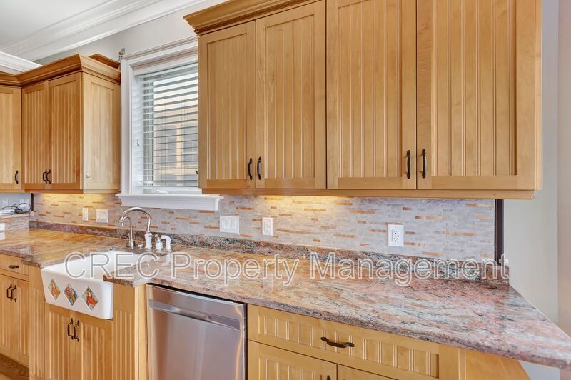 Elevated Elegance with Boat Access — A Property That Shines property image