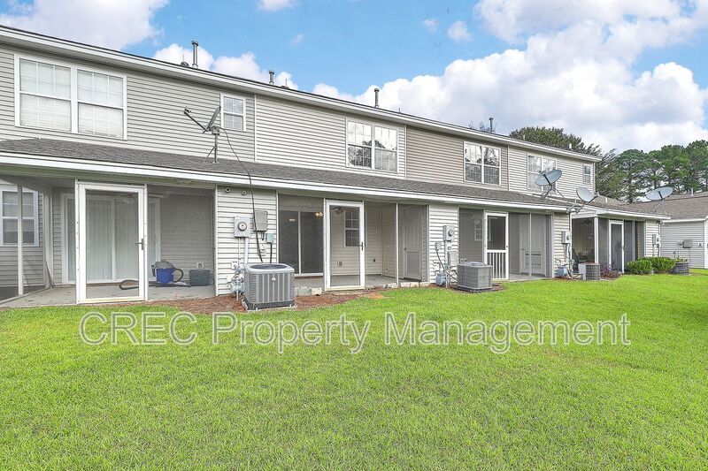 Move in Ready Townhouse in Summer Wood! property image