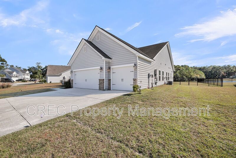 Stunning Lakefront Home with Exceptional Views in St. Johns Lake property image