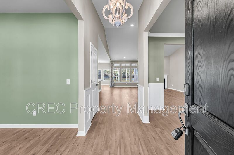 Stunning Lakefront Home with Exceptional Views in St. Johns Lake property image