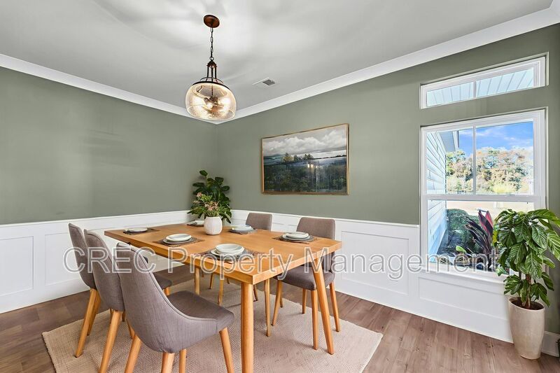 Stunning Lakefront Home with Exceptional Views in St. Johns Lake property image