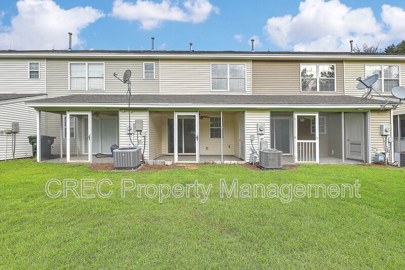 Move in Ready Townhouse in Summer Wood! property image