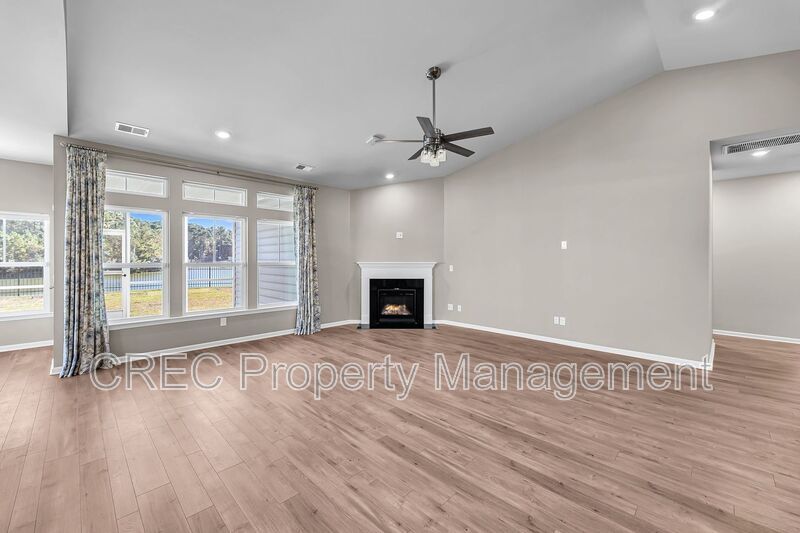 Stunning Lakefront Home with Exceptional Views in St. Johns Lake property image