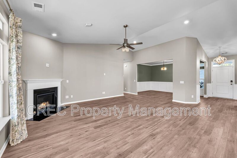 Stunning Lakefront Home with Exceptional Views in St. Johns Lake property image