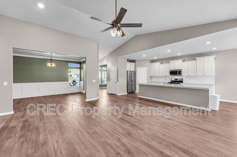 Stunning Lakefront Home with Exceptional Views in St. Johns Lake property image