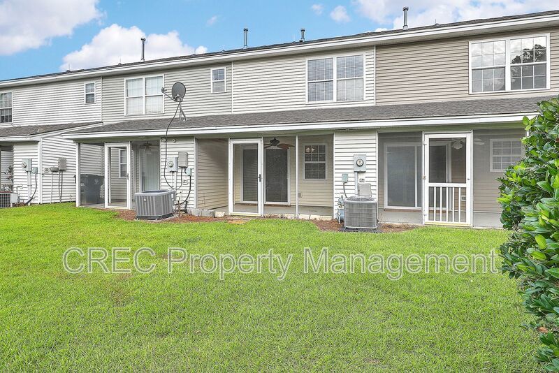 Move in Ready Townhouse in Summer Wood! property image