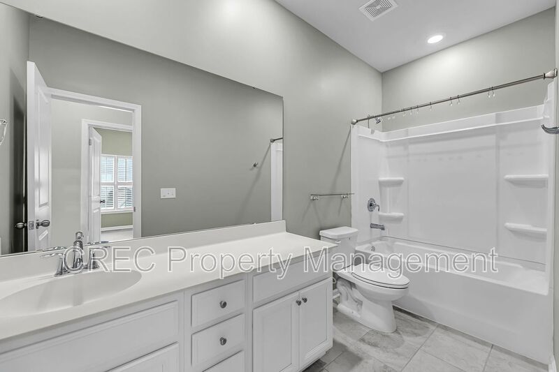 Stunning Lakefront Home with Exceptional Views in St. Johns Lake property image