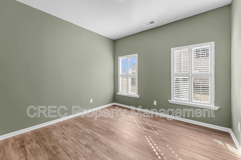 Stunning Lakefront Home with Exceptional Views in St. Johns Lake property image