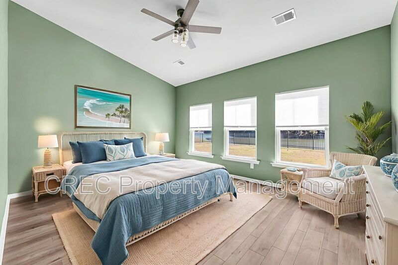 Stunning Lakefront Home with Exceptional Views in St. Johns Lake property image