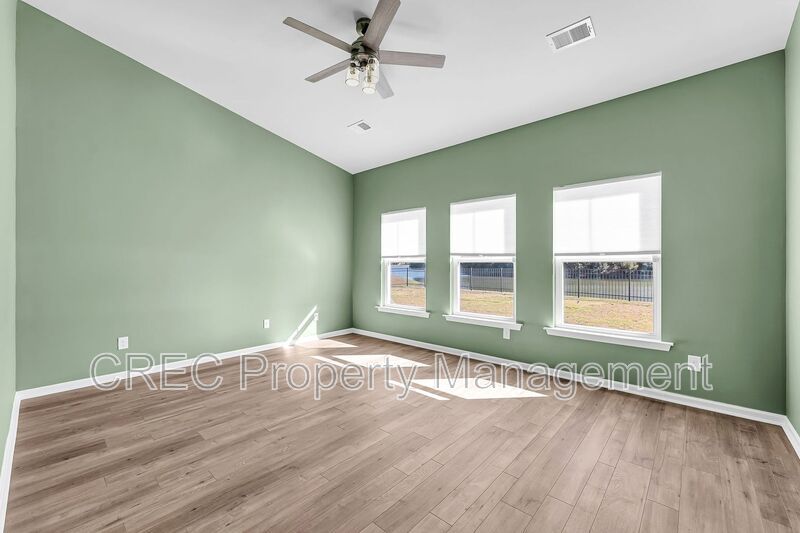 Stunning Lakefront Home with Exceptional Views in St. Johns Lake property image