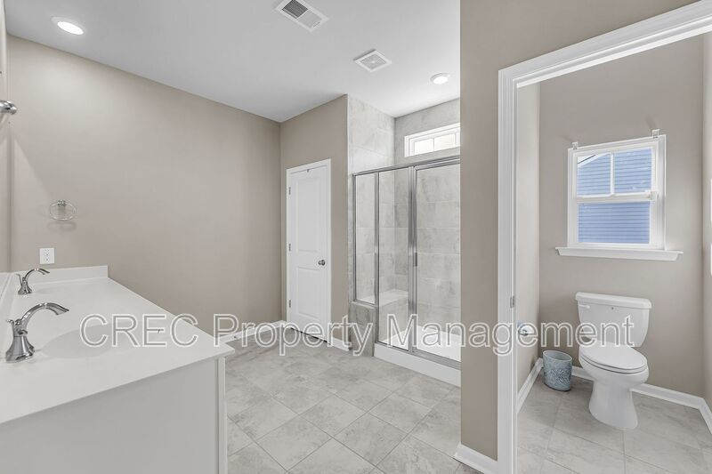 Stunning Lakefront Home with Exceptional Views in St. Johns Lake property image