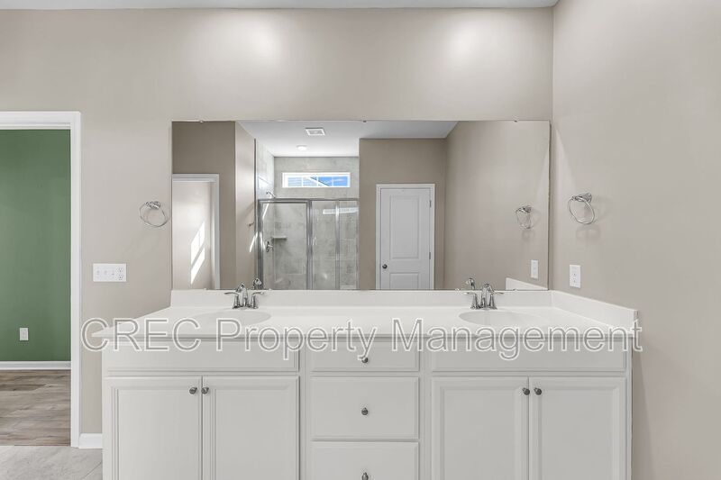 Stunning Lakefront Home with Exceptional Views in St. Johns Lake property image