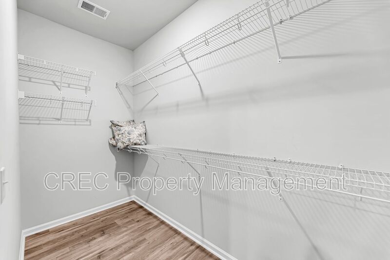 Stunning Lakefront Home with Exceptional Views in St. Johns Lake property image