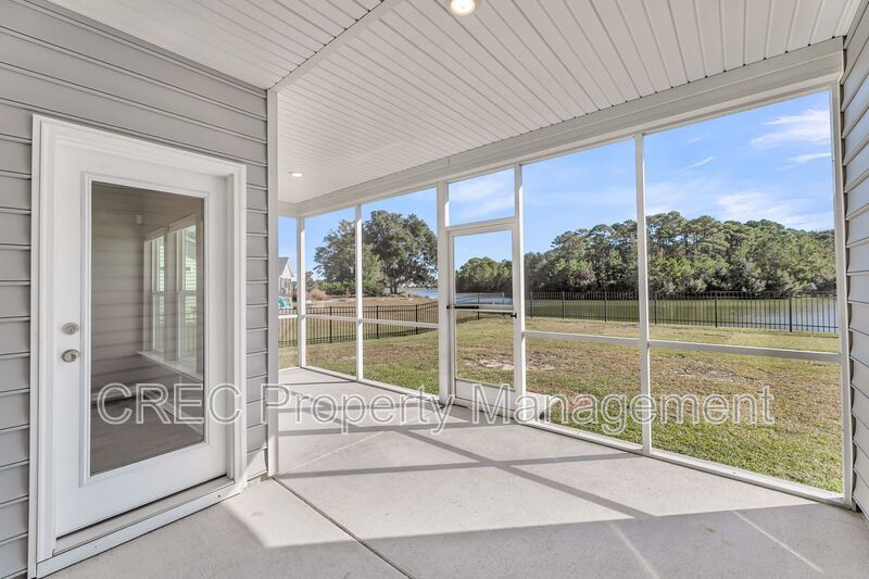 Stunning Lakefront Home with Exceptional Views in St. Johns Lake property image