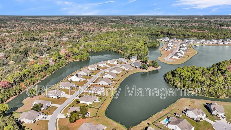 Stunning Lakefront Home with Exceptional Views in St. Johns Lake property image