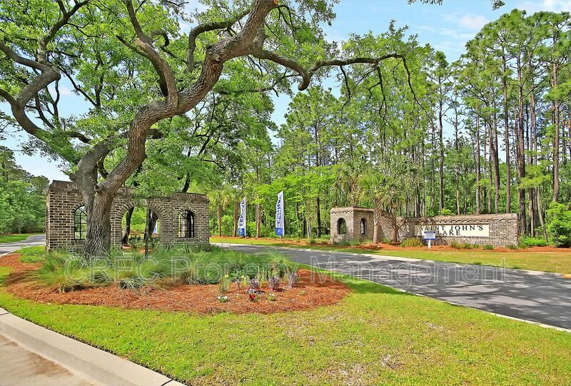 Stunning Lakefront Home with Exceptional Views in St. Johns Lake property image