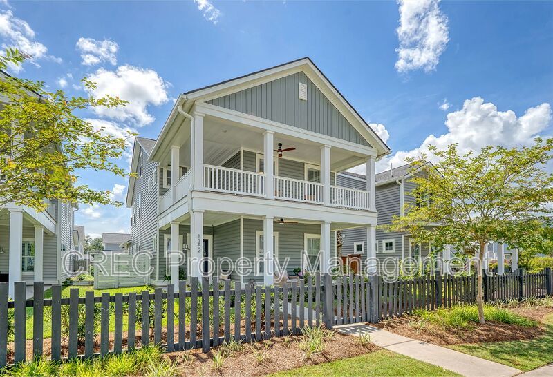 Beautifully Upgraded 3-Story Charleston Row Home in Premier Summers Corner Community property image