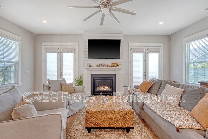 Beautifully Upgraded 3-Story Charleston Row Home in Premier Summers Corner Community property image