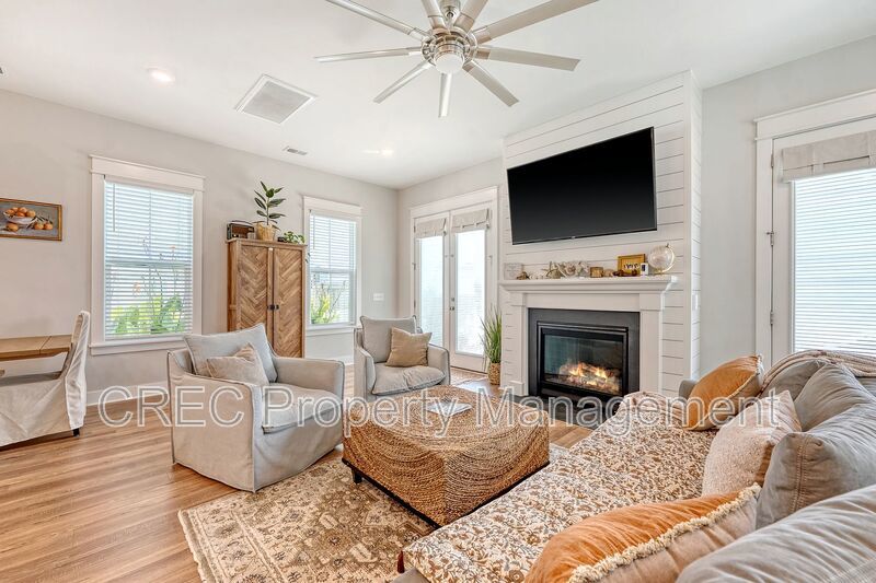 Beautifully Upgraded 3-Story Charleston Row Home in Premier Summers Corner Community property image