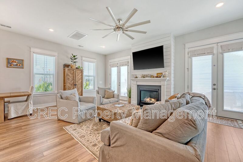 Beautifully Upgraded 3-Story Charleston Row Home in Premier Summers Corner Community property image