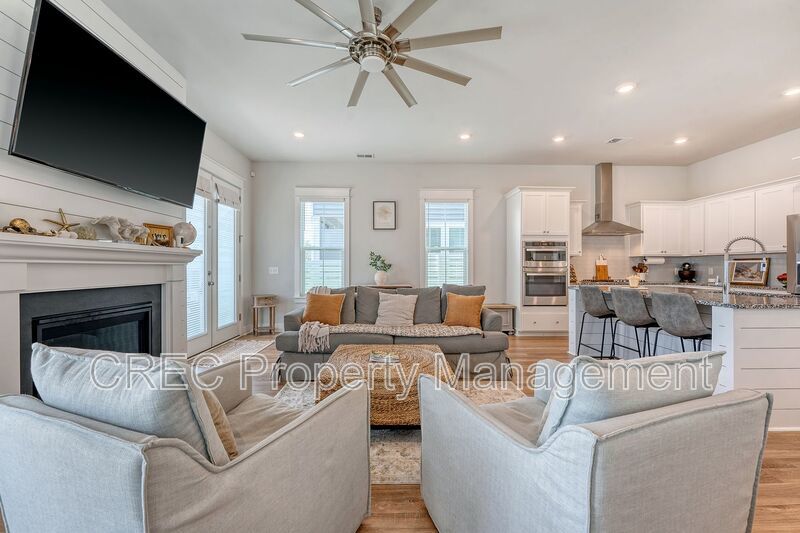Beautifully Upgraded 3-Story Charleston Row Home in Premier Summers Corner Community property image