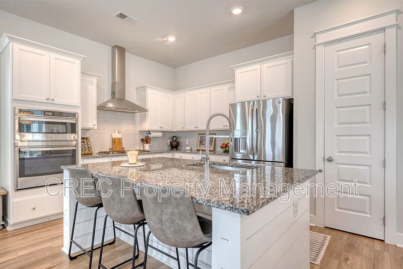 Beautifully Upgraded 3-Story Charleston Row Home in Premier Summers Corner Community property image