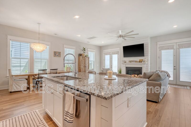 Beautifully Upgraded 3-Story Charleston Row Home in Premier Summers Corner Community property image