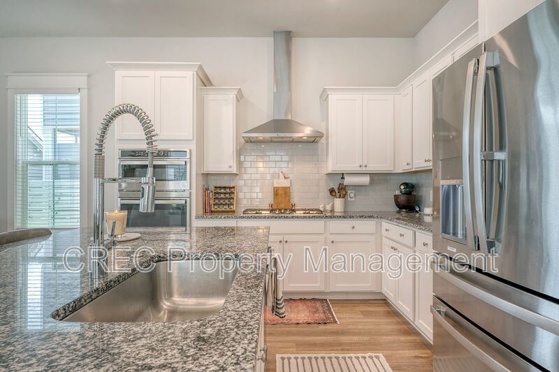 Beautifully Upgraded 3-Story Charleston Row Home in Premier Summers Corner Community property image