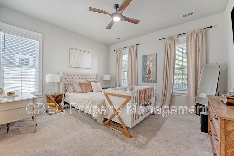 Beautifully Upgraded 3-Story Charleston Row Home in Premier Summers Corner Community property image