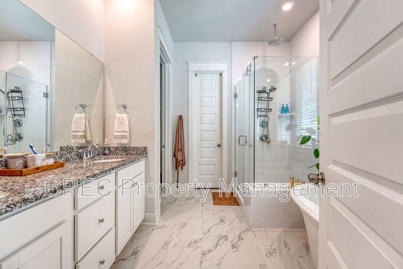 Beautifully Upgraded 3-Story Charleston Row Home in Premier Summers Corner Community property image