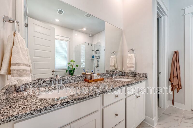 Beautifully Upgraded 3-Story Charleston Row Home in Premier Summers Corner Community property image