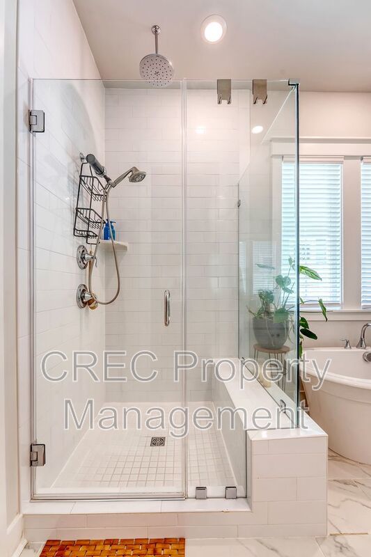 Beautifully Upgraded 3-Story Charleston Row Home in Premier Summers Corner Community property image