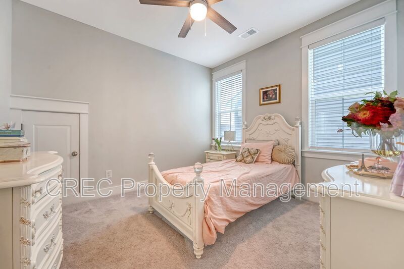 Beautifully Upgraded 3-Story Charleston Row Home in Premier Summers Corner Community property image